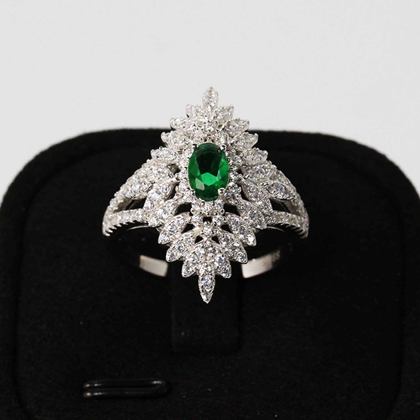 Royal Emerald Glow Adjustable Ring β Green Halo Statement Ring, 925 Sterling Silver, Vintage Court Style