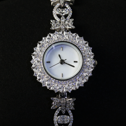 ✨Luxury Women’s Watch with Zircon & Shell Dial✨